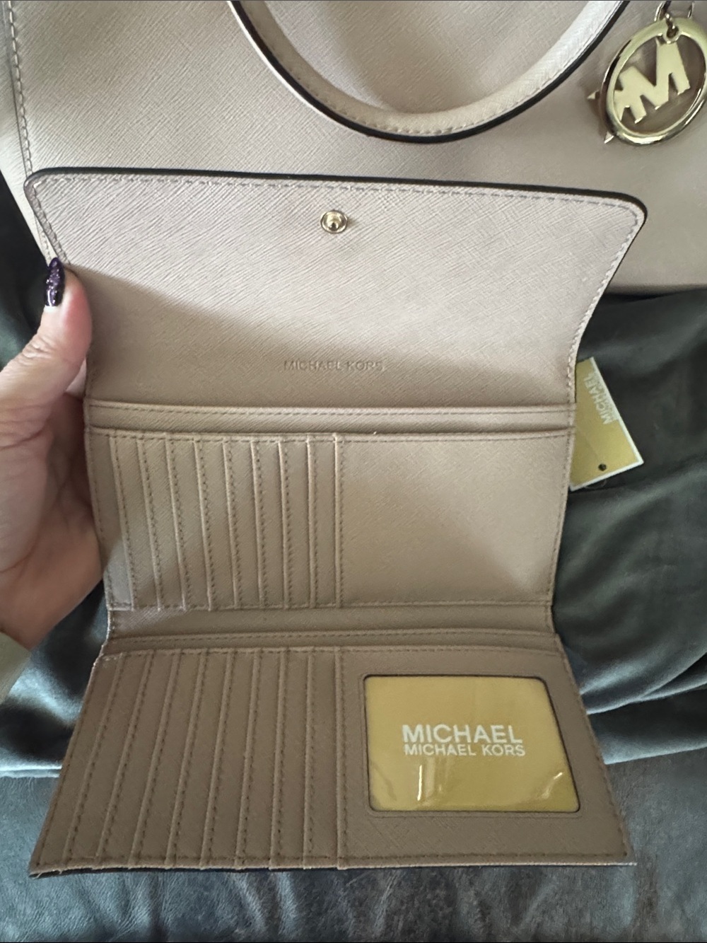 BNWT Michael Kors Pale Blush Satchel with Matching Wallet - Picture 4 of 13